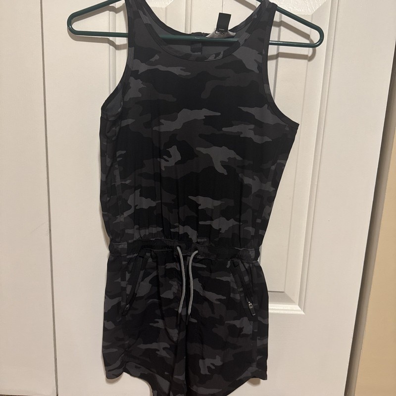 Athleta Girl On The Go Shorts Romper Black Gray Camo Size L 12 Camouflage