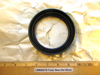 OEM FORD 1975/1979 MEDIUM & HEAVY TRUCK ''RETAINER'' FRONT HUB GREASE, D5HZ-1190-E
