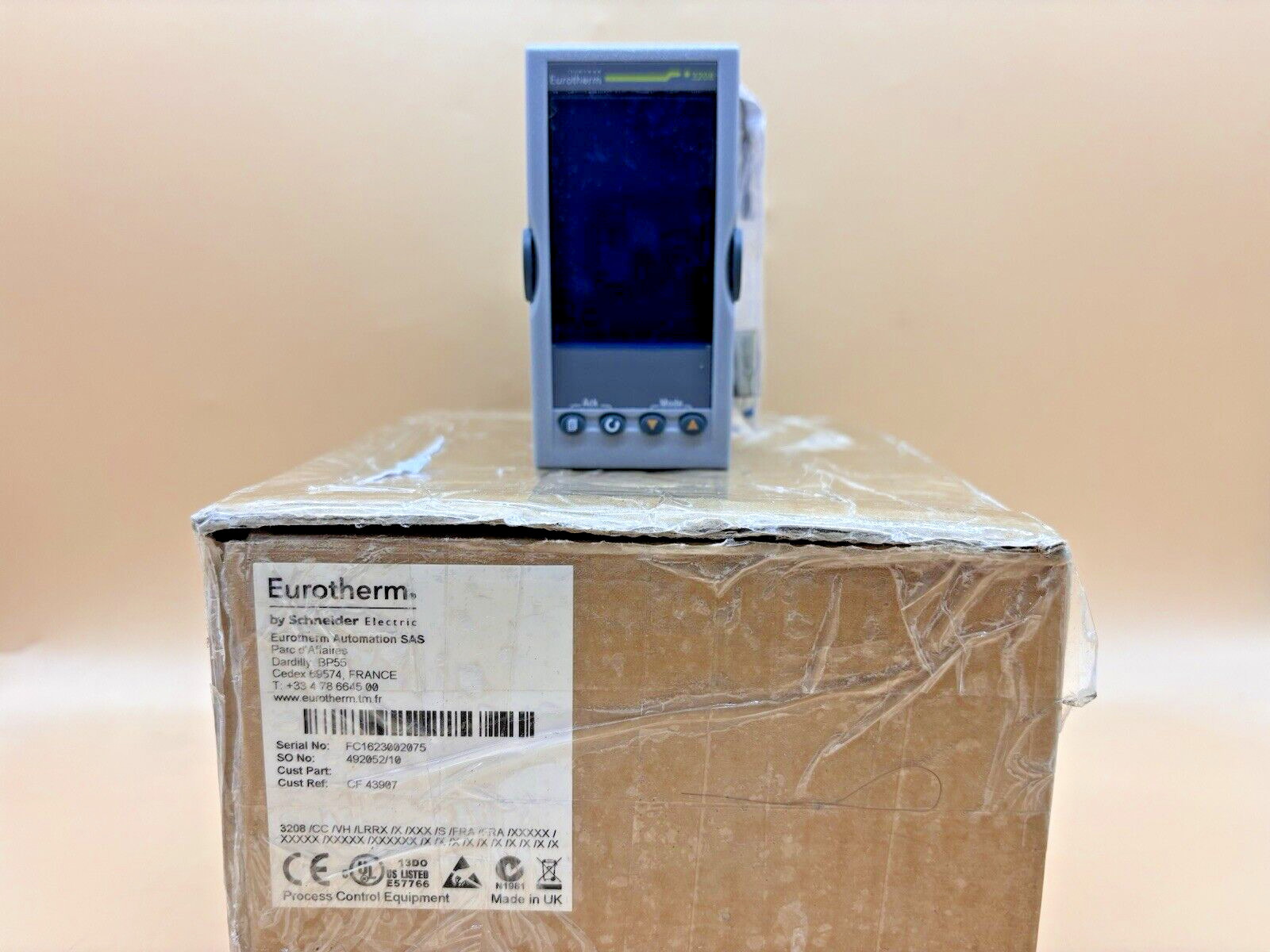 Régulateur de température Eurotherm 3208 élimine les dérives thermiques