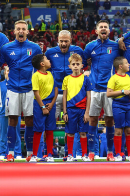 Italy National Soccer Team Singing Anthem Fans Inspired - POSTER 20''x30''