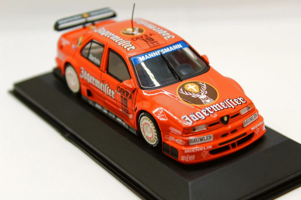 Modelo Alfa Romeo 155 V6 Ti DTM (1995) Minichamps escala 1:43 - Réplica coche de carreras Foto 3 de 4