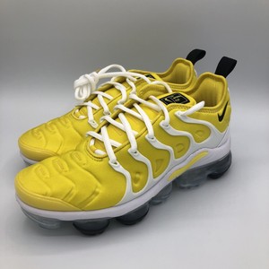 black and yellow vapormax plus