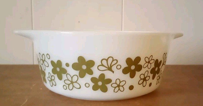 Vintage Pyrex Spring Blossom 472 1.5 Pint Cinderella Mixing Bowl Nester