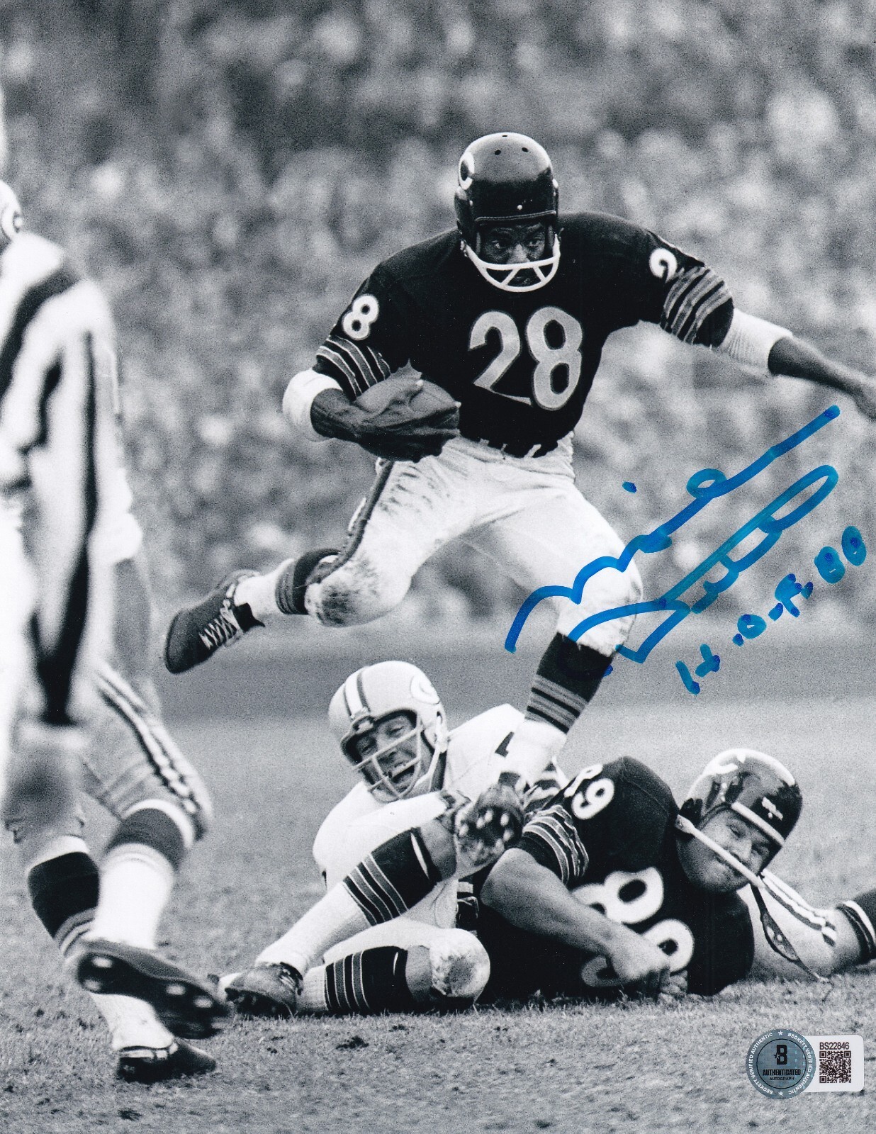 Mike Ditka Autographed Signed Chicago Bears () football 8X10 photo BECKETT BAS BS22846 