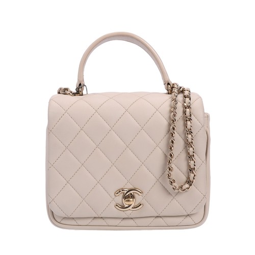 Pre-Owned Chanel Quilted Flap Beige Calfskin Shoulder Bag 19527168