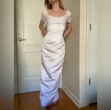 VENUS vintage Sheath Lace Wedding Dress - Great Condition