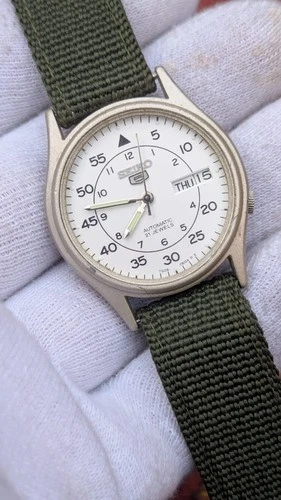 Vintage Seiko 5 7S26 Automatic 21 jewels white dial men Wristwatch made in Japan