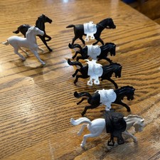 Lot of 7 Larger Size Plastic Horses 1970s 5 Black 2 White