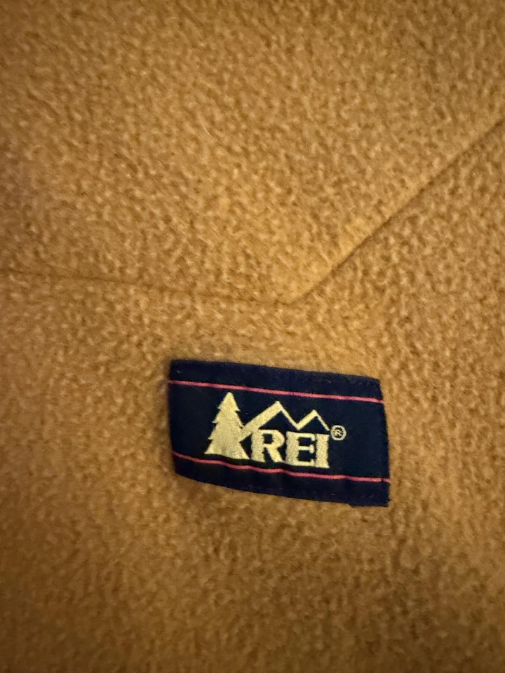 Chaqueta de Vellón REI Grande Marrón Mostaza Polartec Cremallera Completa Exterior Senderismo Abrigo Foto 3 de 4