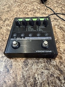 TC Helicon VOICETONE Double, Vocal Effect Pedal + AC Power Supply