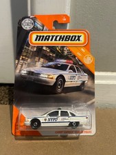 2019 matchbox '94 Chevy Caprice Classic NYPD Police Diecast Ca