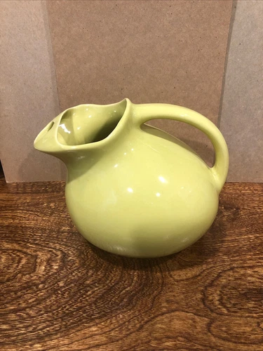 Rare Bauer Los Angeles USA Pottery Ice Lip Pitcher (no rings) Yellow