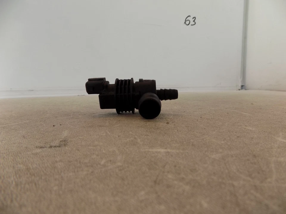 02-08 BMW 745Li Tanque de combustible Respirador Válvula de control de vacío OEM 7507664 Foto 3 de 4