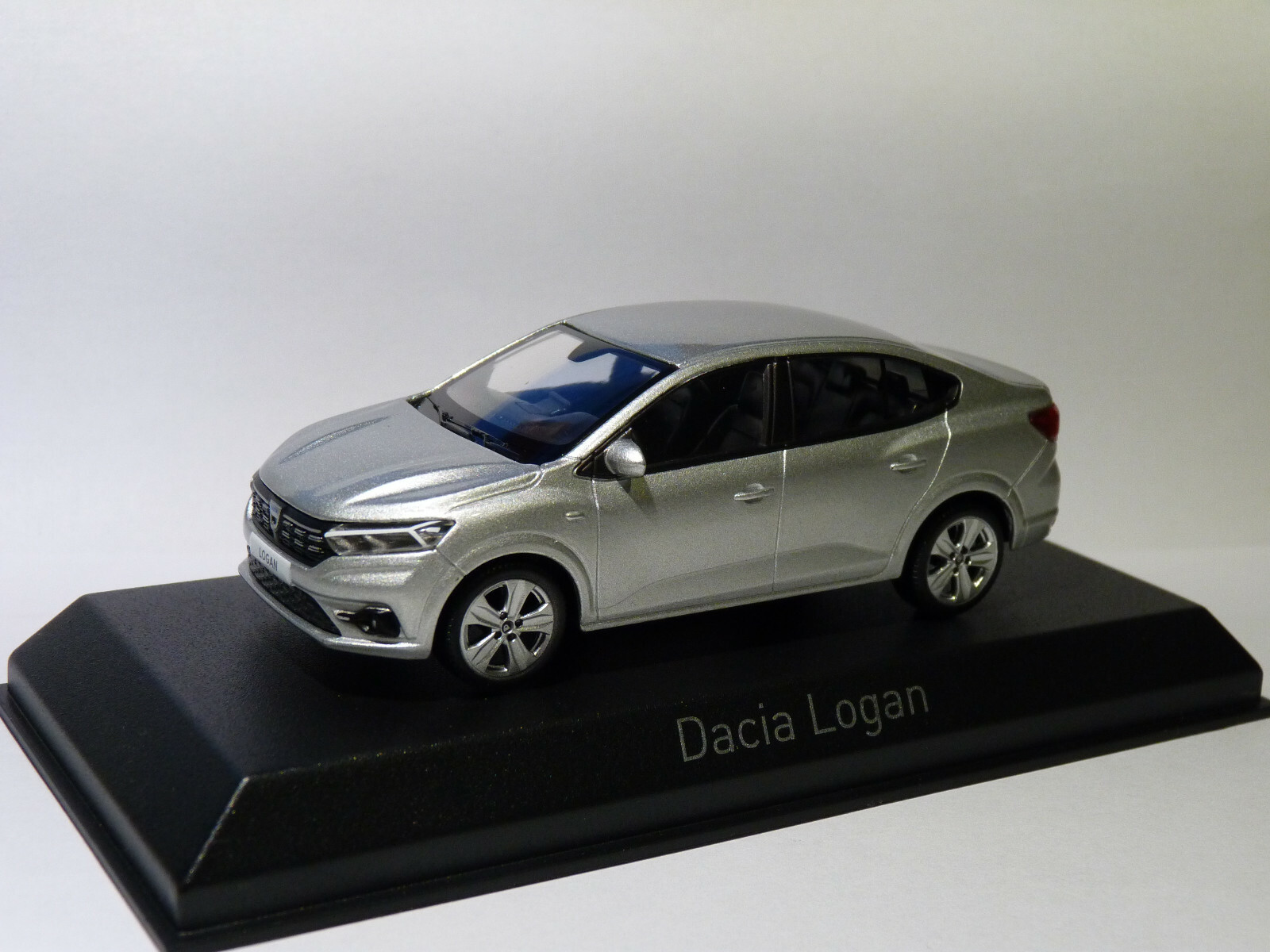 Norev Dacia Logan 2021 1:43 509040