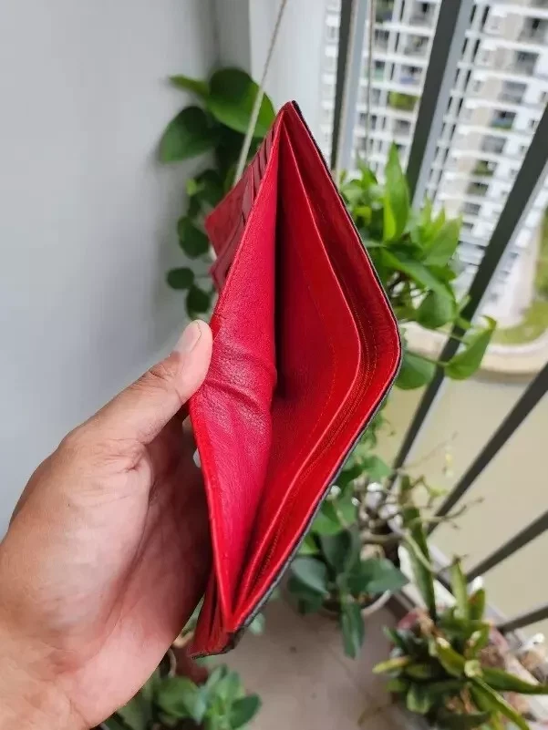 Cartera plegable de cuero de avestruz rojo negro real para hombre porta tarjetas hecha a mano Foto 2 de 4