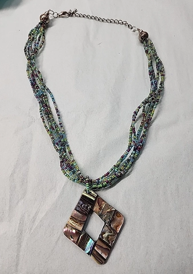 Colar de joias feito à mão multicolorido verde azul roxo - Imagem 2 de 4