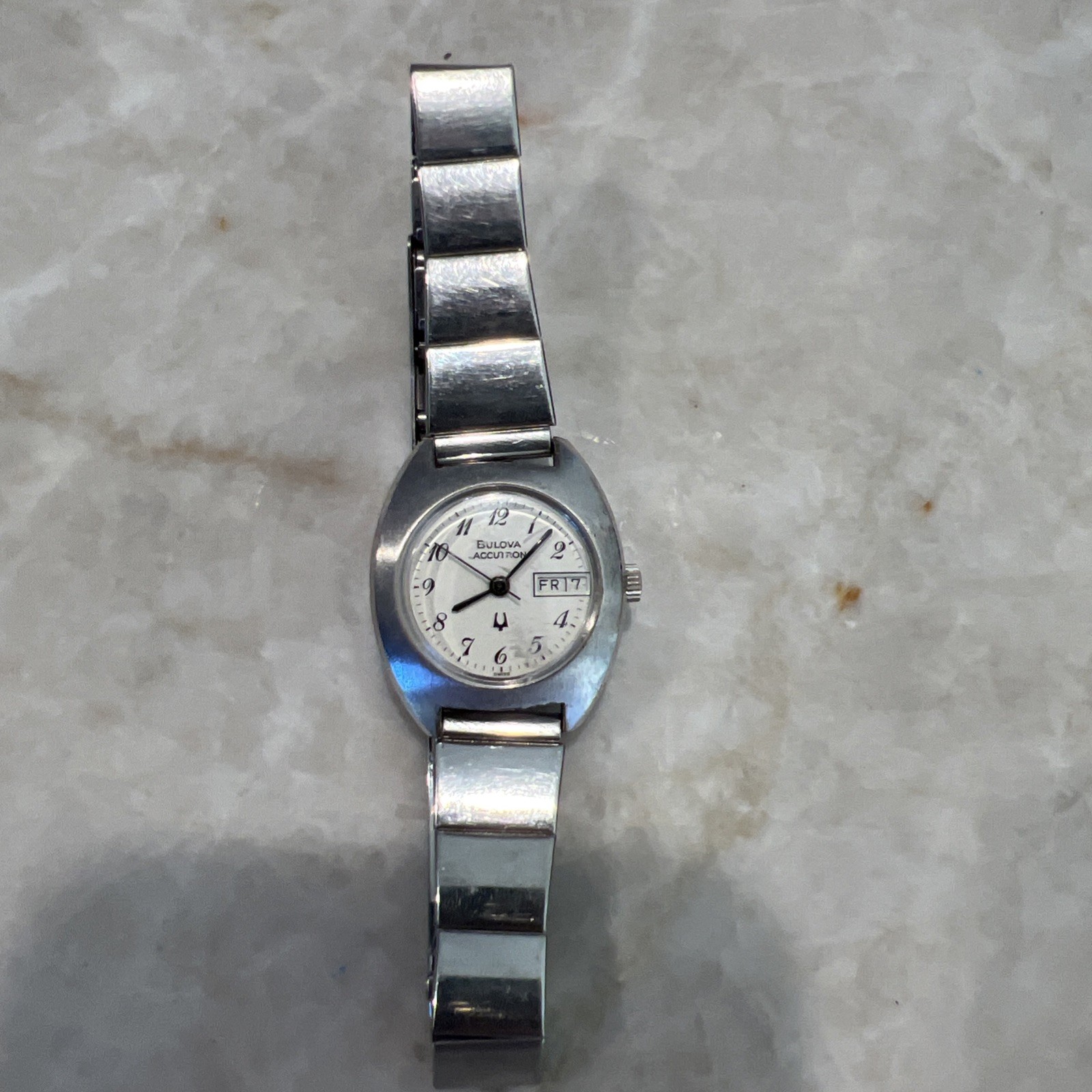 Vintage BULOVA ACCUTRON Tuning Fork Watch Date  n5 H44448 Estate Fresh