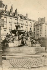 379.... NANTES. Fontaine de la Place Royale