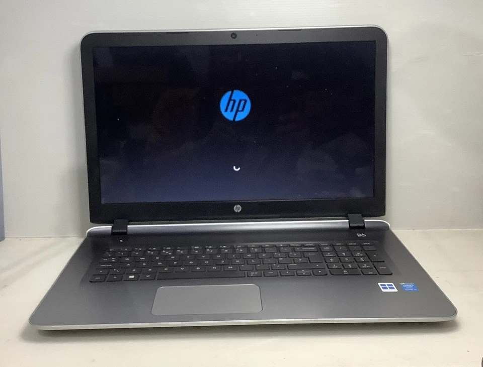HP PAVILION 17-G036na,INTEL i3@2.10GHz,8GB RAM,120GB SSD,DVD,WIN 11 23H2. (249) - Image 4 of 4