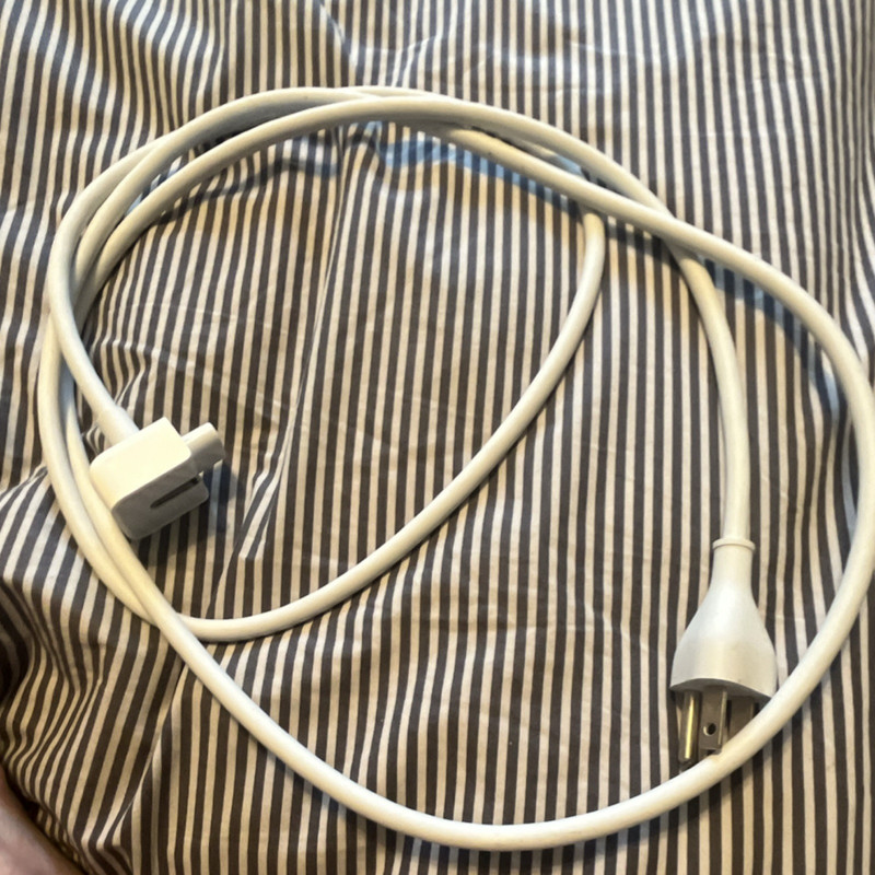 Apple White AC Power Cable NEMA 5-15P to Apple Power Adapter Plug
