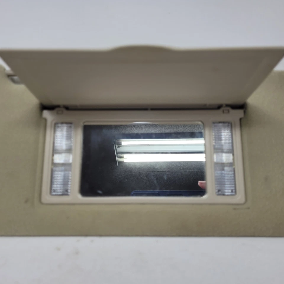 00-05 Chevrolet Impala pasajero lado derecho parasol bronceado Foto 2 de 4