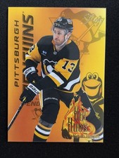 25-26 UD Flair Hockey Hot Hues 22 Of 32 Kevin Hayes