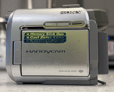 Sony Handycam DCR-HC30 MiniDV 2.5" LCD 10x/120x Zoom Zeiss Lens Charger Remote