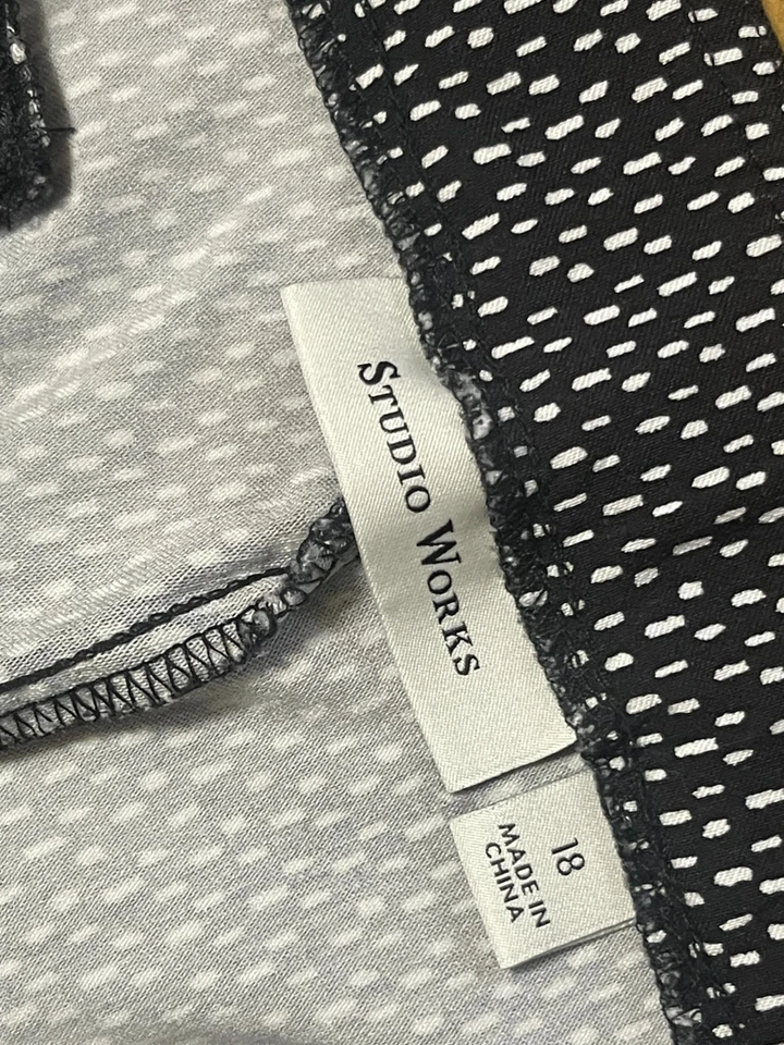 White Studio Works Pants, Women's Size 18, Black, Pull On - Image 3 of 4