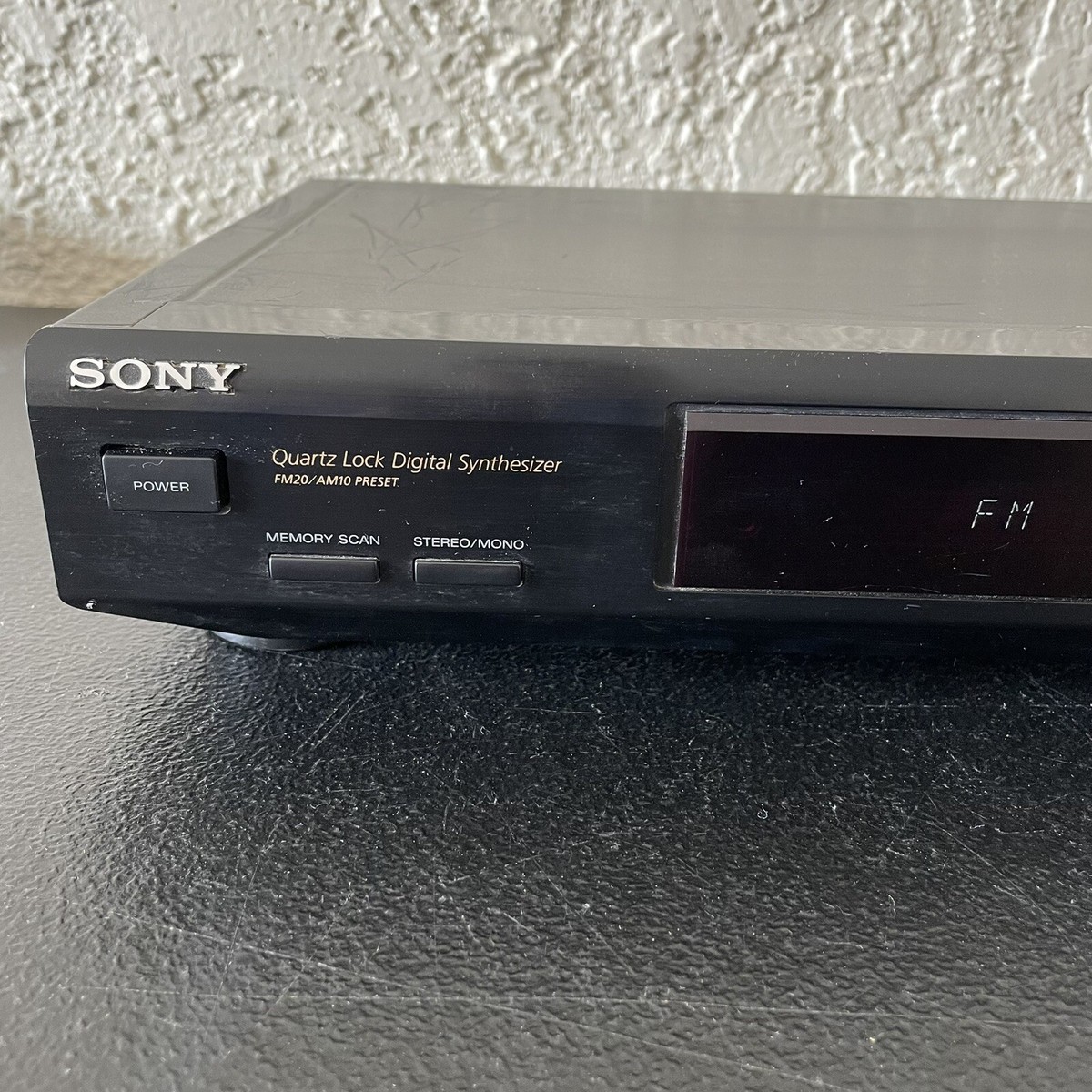Sony ST-JX661 Quartz Lock Digital Synthesizer FM Stereo/FM Sony ST-JX661 Quartz Lock Digital Synthesizer FM Stereo/FM