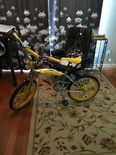 Mongoose Stranger Things R0995WMDS 20 inch BMX Bike - Yellow Mongoose Stranger Things R0995WMDS 20 inch BMX Bike - Yellow