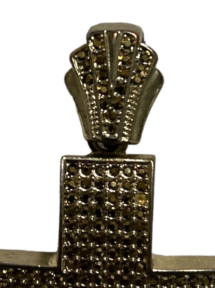 Colgante Cruz Contorno Negro Tono Dorado Vintage Para Hombre Circonita cúbica Usado Foto 3 de 4