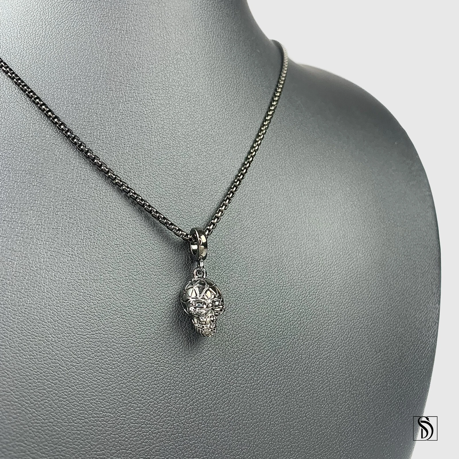 Collier pendentif pierre précieuse crâne noir, bijoux uniques en argent sterling premium