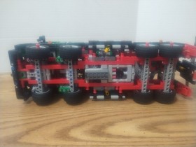 LEGO TECHNIC: Service Truck (42008) retired.