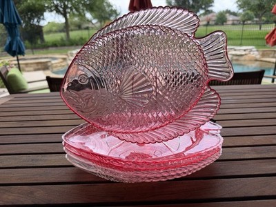 Vintage Fish Shaped Acrylic Serving Trays/Picnic Plates Set of 5 Pink and Clear