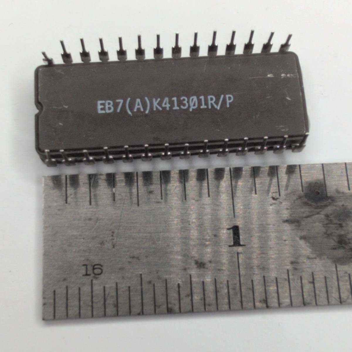 Vtg National Semiconductor EPROM Memory ICs NMC27C256Q-200 UV