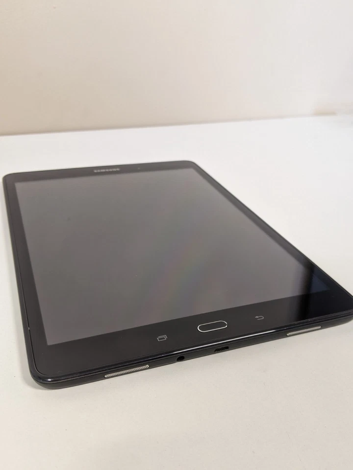 Samsung Galaxy Tab A 9.7" LTE SM-T550 16GB, Wi-Fi Unlocked GRADE B -BLACK, photo 3 of 5