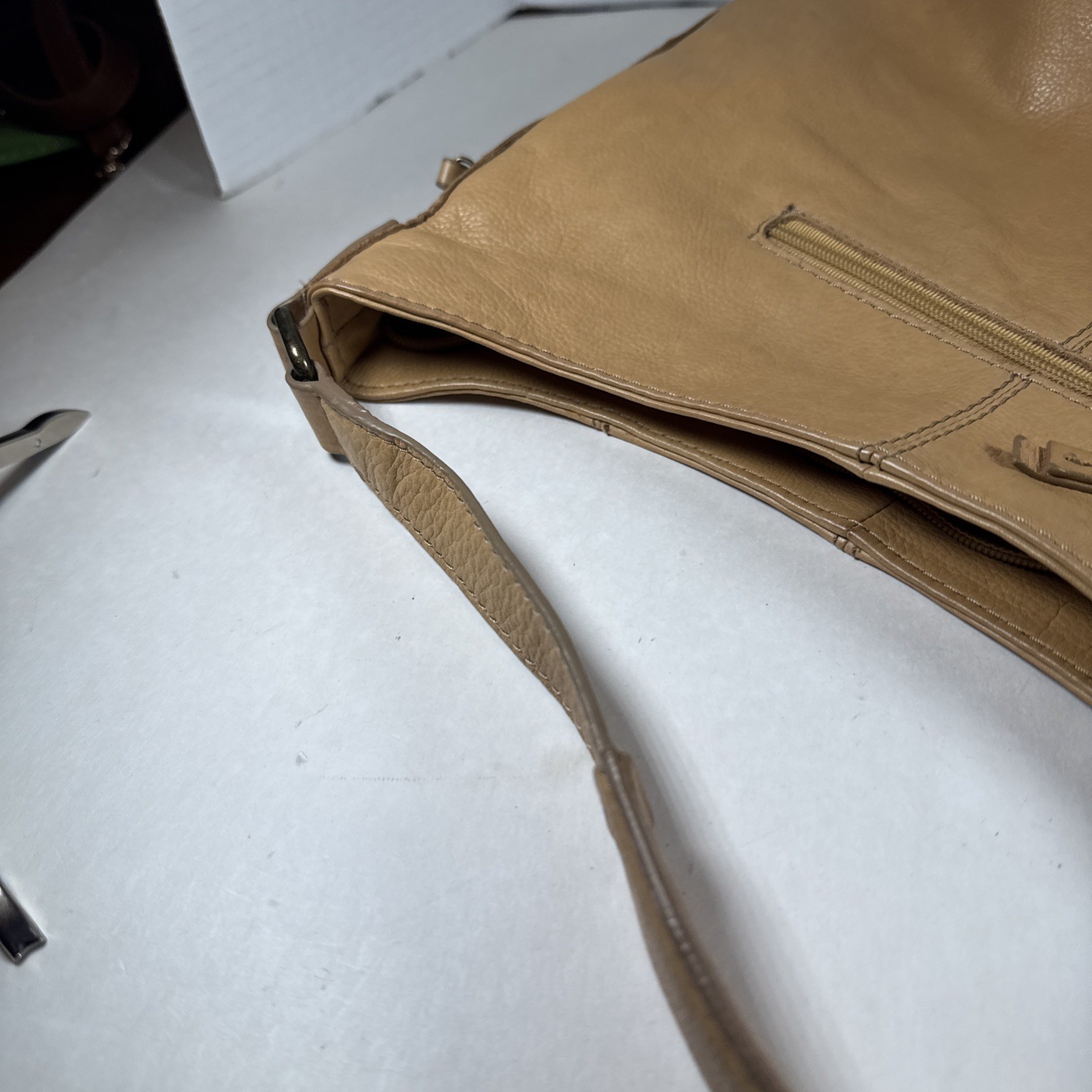 American Leather Co Austin Tan Leather Triple Pocket  Hobo Shoulder Handbag GUC