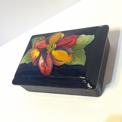 Moorcroft Hand Painted Floral Ceramic Trinket Box w/ Removable Lid, Black no chi