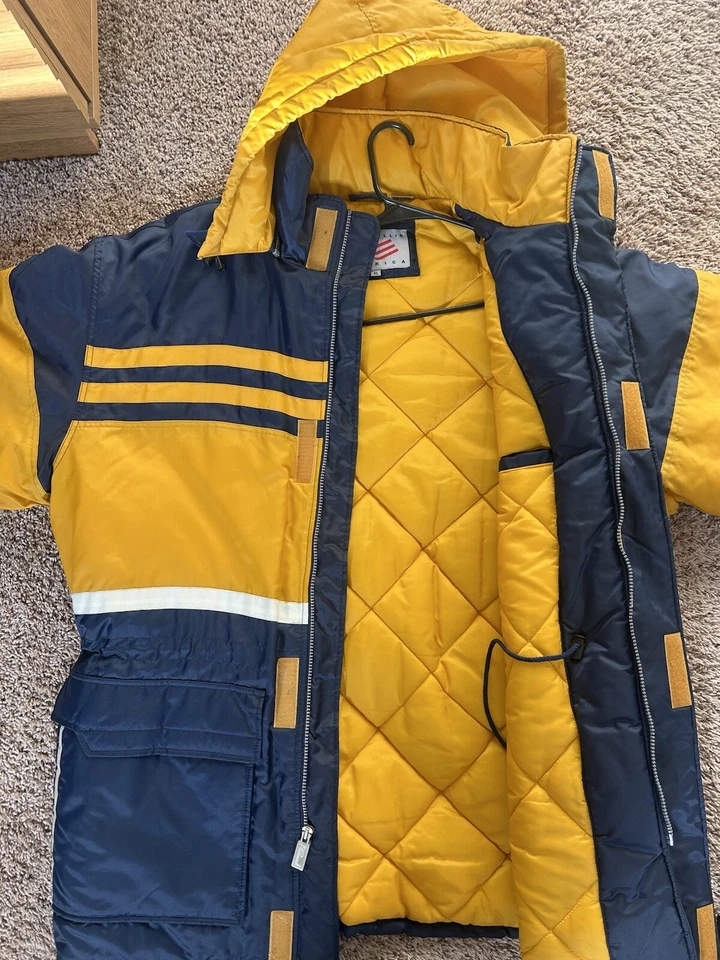 Men’s Vintage Perry Ellis America PufferCoat Jacket✨ - Image 4 of 4