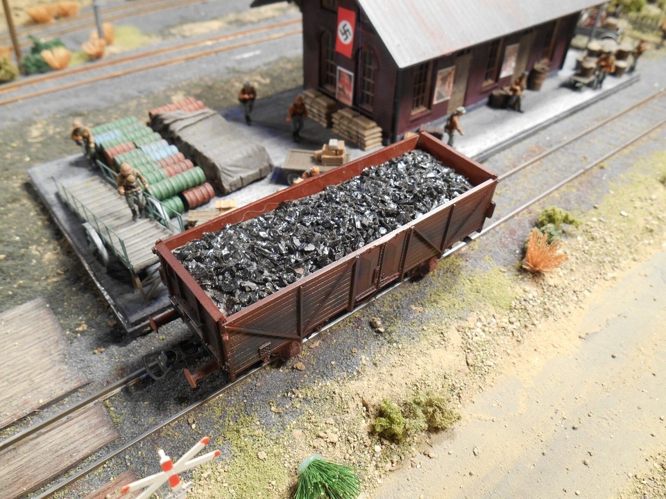 HO Scale Loading Dock With Ramp – Train Platform Diorama