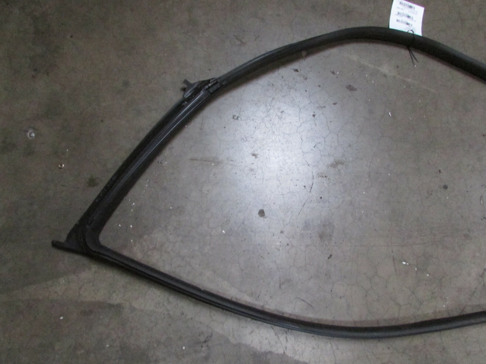 Maserati Ghibli, RH, Right Front Door Gasket, Used, P/N 670108175