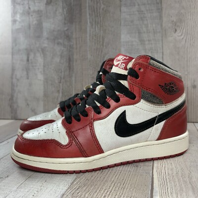 Air Jordan 1 Retro High OG GS Big Kids 4Y Chicago Lost & Found Leather Red White