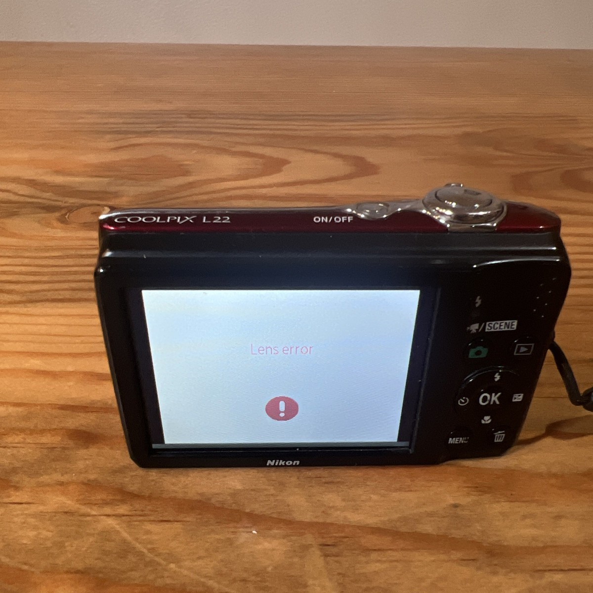 Nikon Coolpix L22 Digital Camera, 3.6x OZ Red (Camera + 4G SD Card