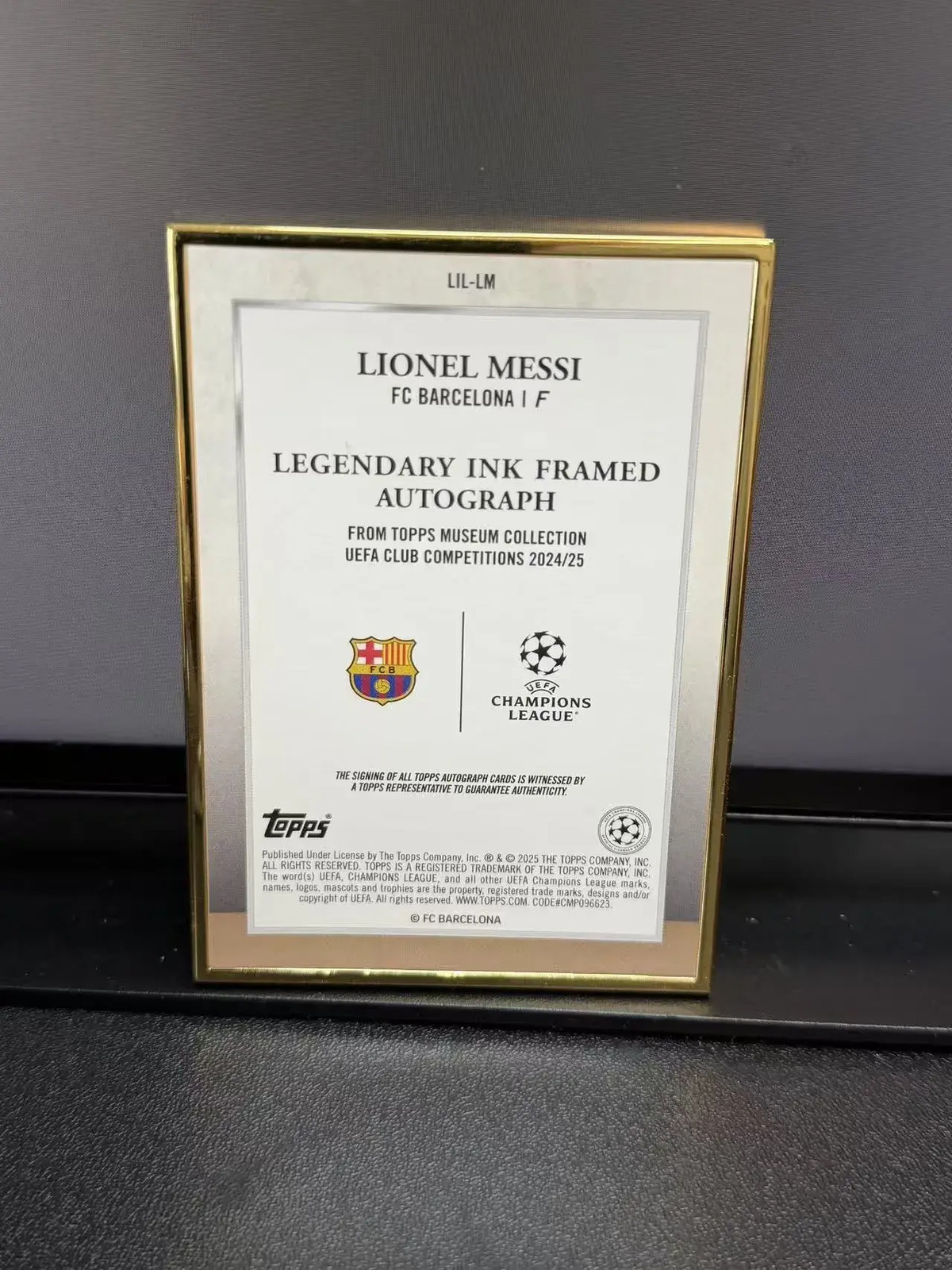 2024-25 Topps Museum UEFA Legendary Ink Framed Auto Lionel Messi FCB 1/25 MX93 view 2