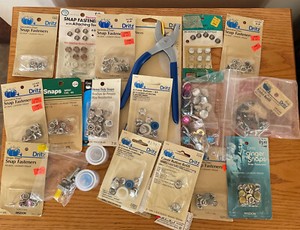Lot of Vintage Eyelet Tool Snap Fasteners Cover Button Accessories