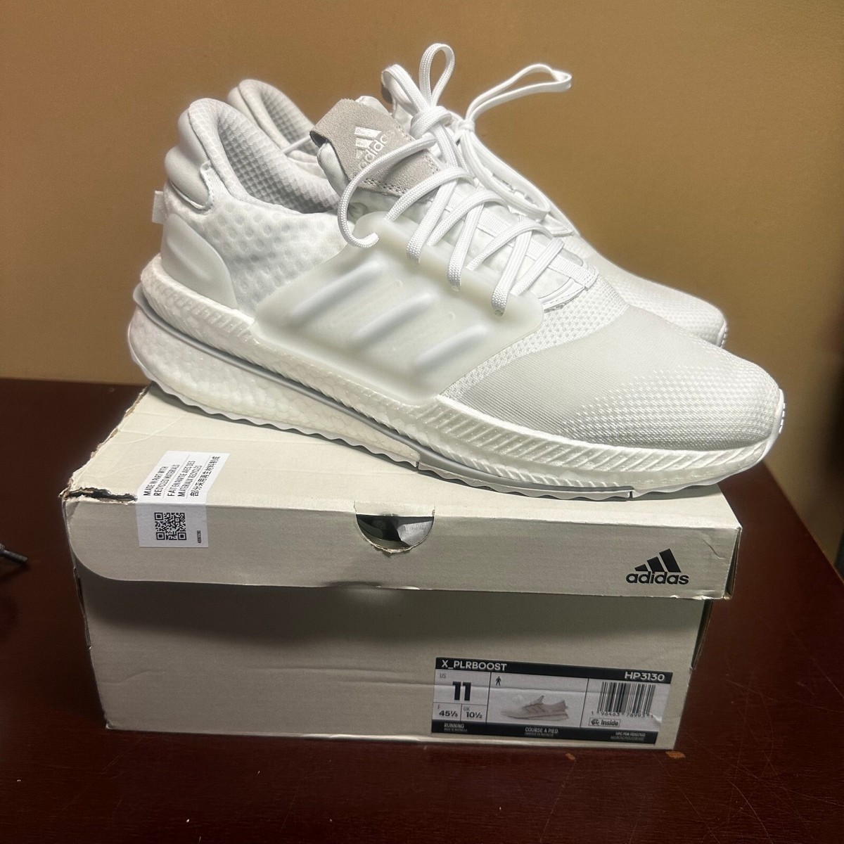 Adidas Mens White XPLRBoost HP3130 Lace Up Athletic Running  display picture 2