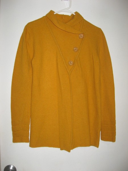 CAPTURE MUSTARD LAMBSWOOL LONG SLEEVE COLLARED THREE BUTTON CARDIGAN SIZE XS