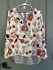 Dr2 Floral Blouse V Neck Size M Polyester Lightweight 