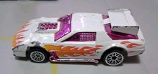 Hot Wheels Collectors 599 White W Flames Camaro Wind 1985 Hot Wheels Collectors 599 White W Flames Camaro Wind 1985