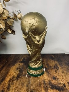 Recensie: Vijf ballen voor Het gouden boek van de Wereldbeker voetbal